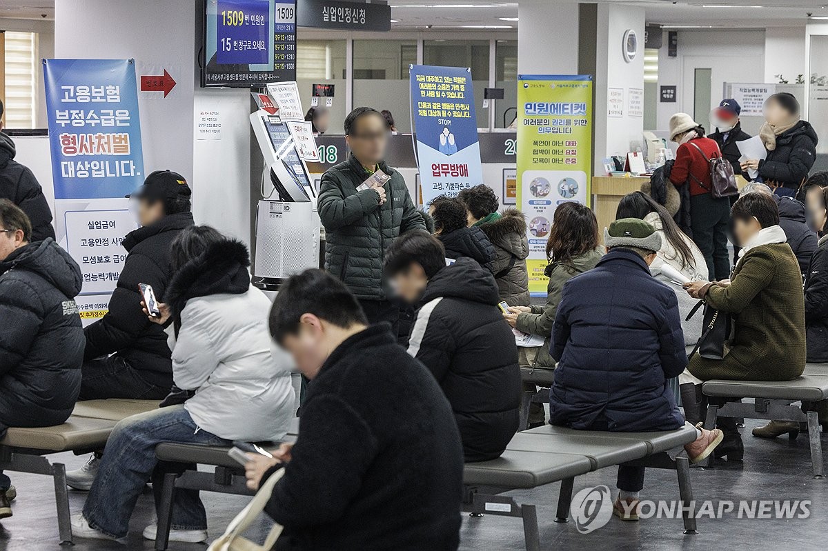 고용보험 적용기준, 근로시간→보수 변경…사각지대 해소 기대[연합뉴스]