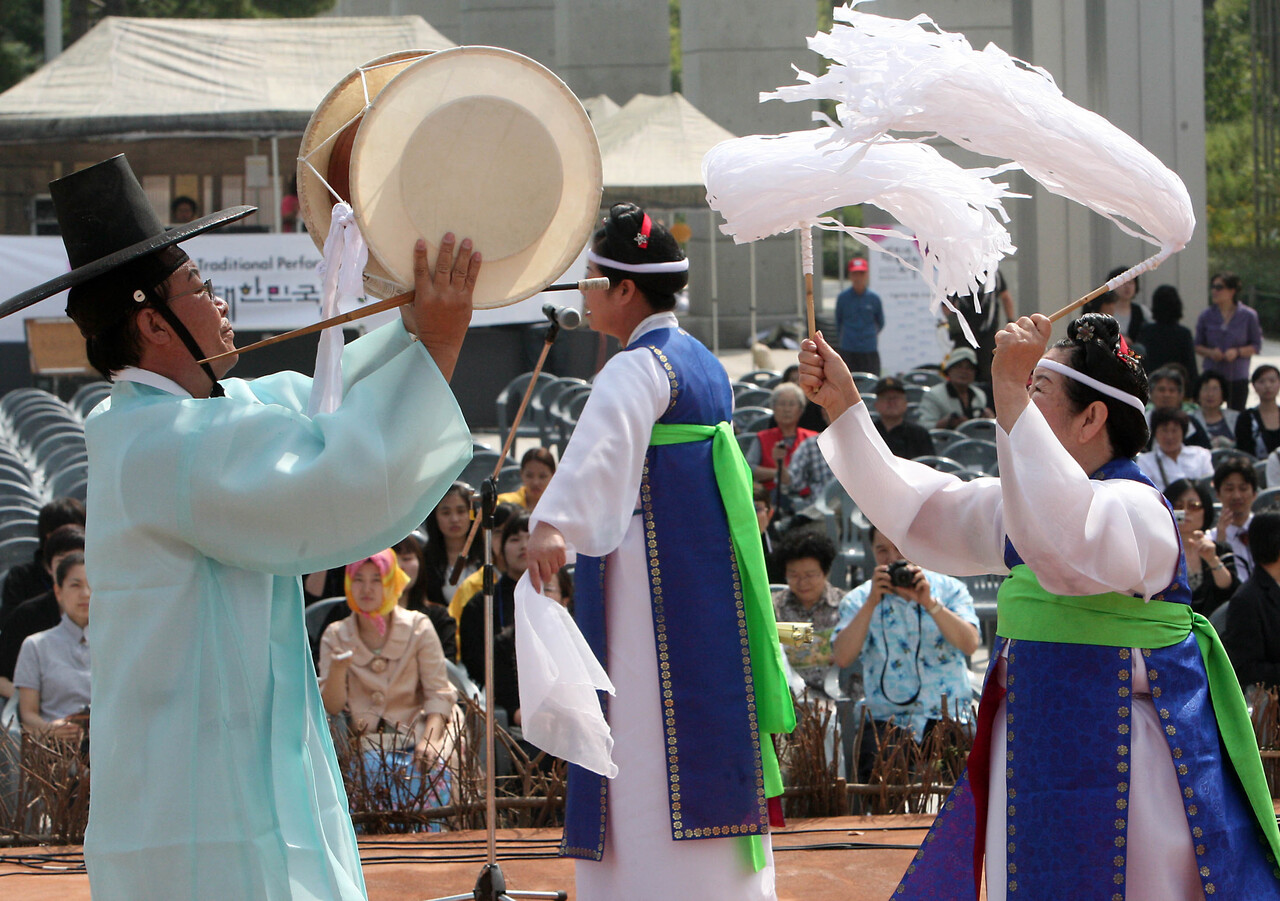 송파구 인구보다 많은 '80만 무속인'?…실제 무당 수 늘었을까[연합뉴스]