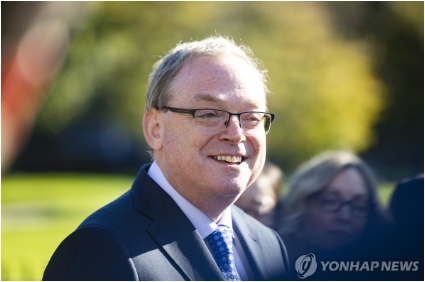 "파월 후임에 트럼프 참모 해싯 유력"…미 국채 금리 하락[연합뉴스]